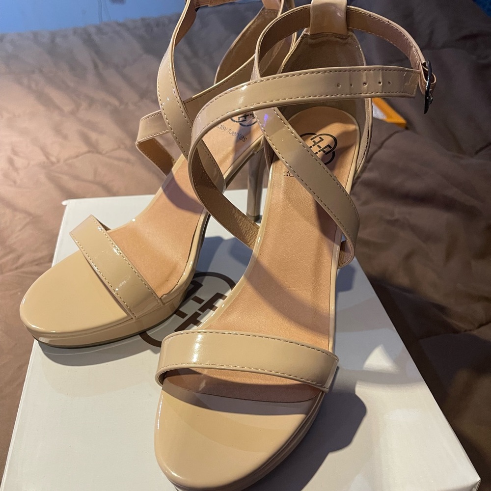 Shoes - Picture 4 of 5